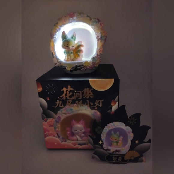 Jiuwei Fox Xiaodeng In The Flower Edition *Lights Up Is Absolutely Gorgeous* - Picture 3 of 8